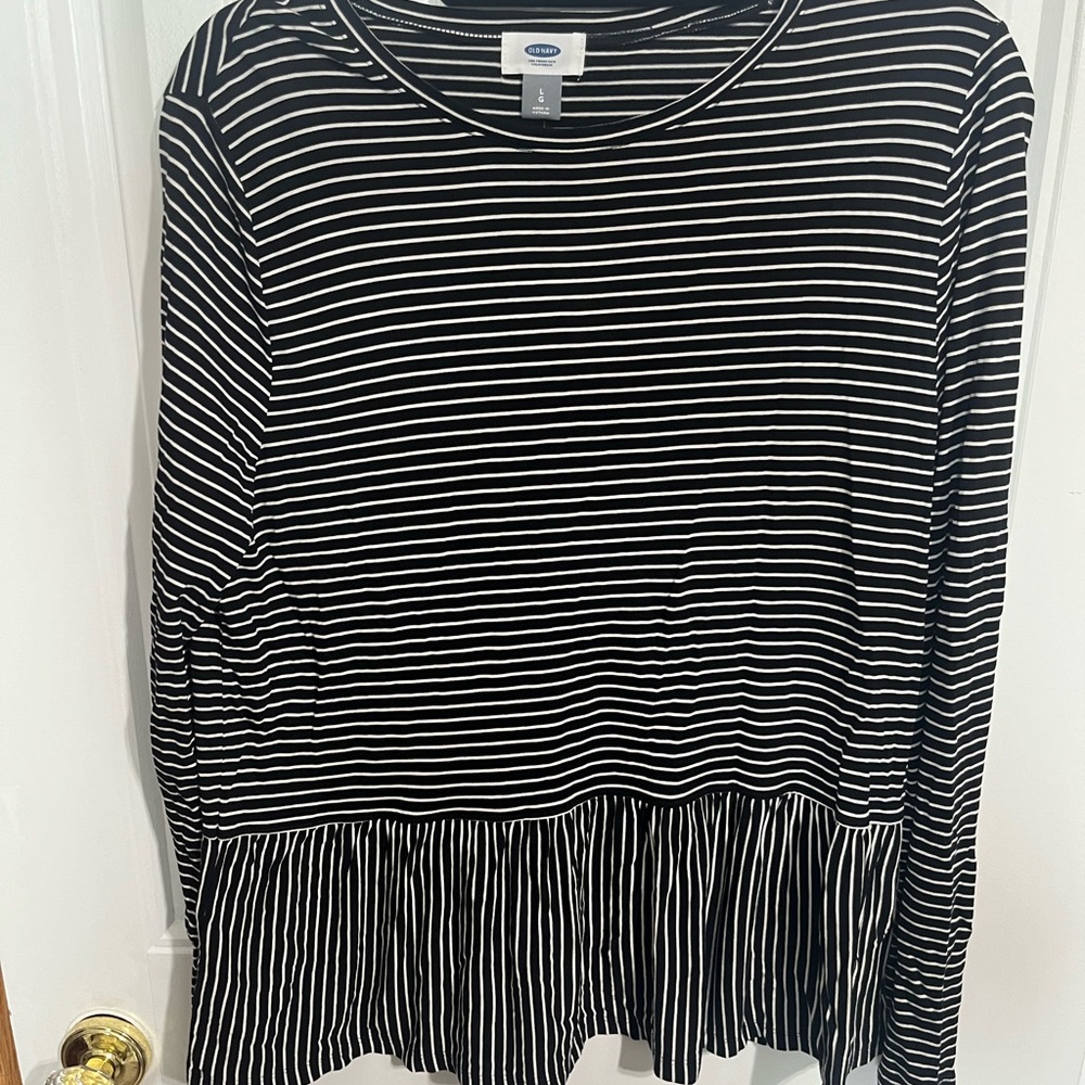 Old Navy Black Striped Women's Top‎
